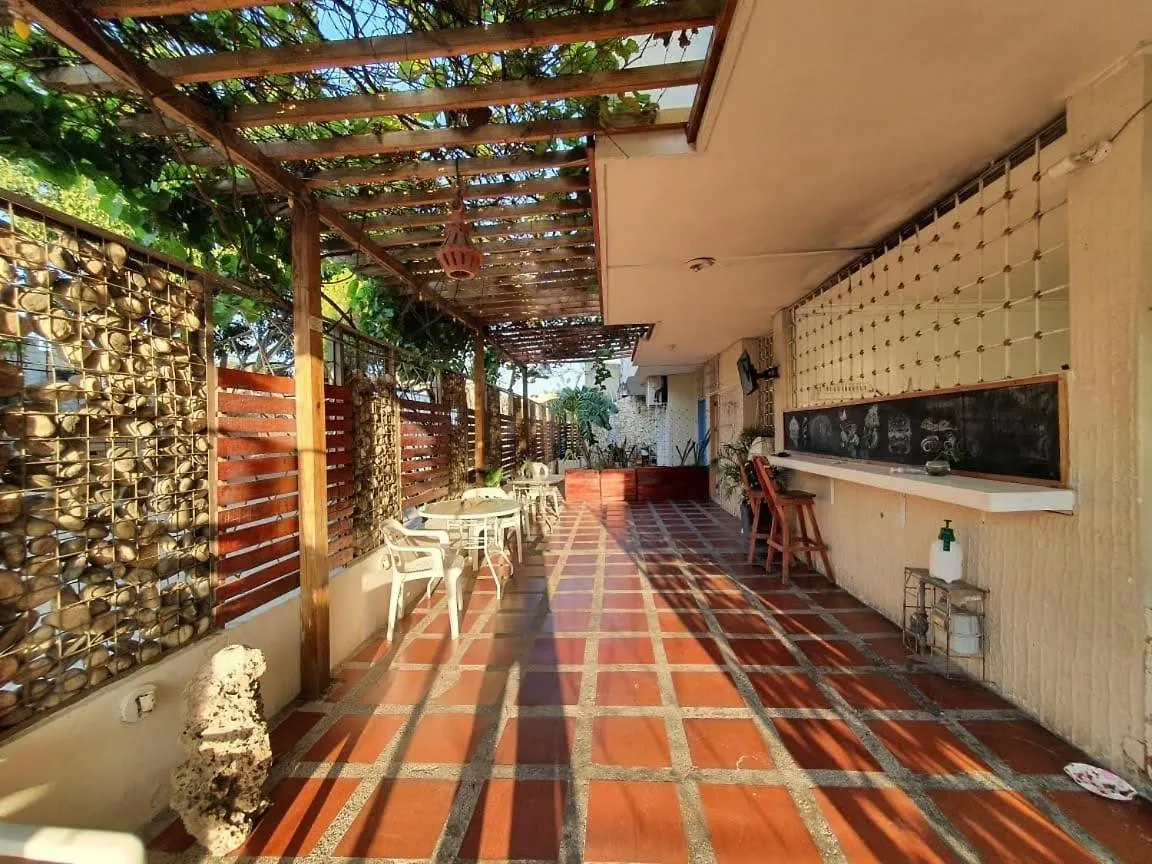 Hostel'S Hellen House Rodadero Sur Gaira Habitacion Familiar Para 5 Personas En Cama 5 Personas Santa Marta  Hotel