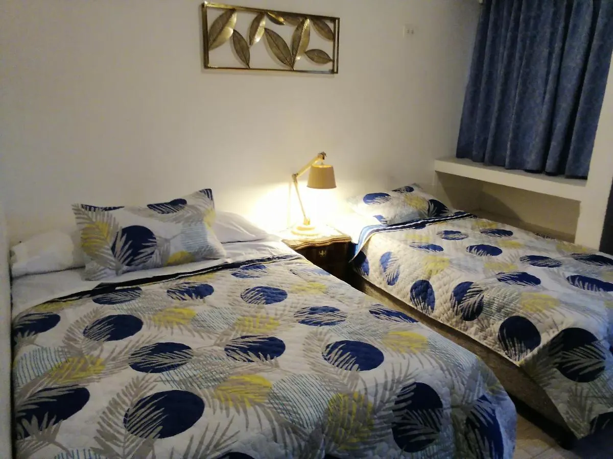 Hotel Hostel'S Hellen House Rodadero Sur Gaira Habitacion Familiar Para 5 Personas En Cama 5 Personas Santa Marta