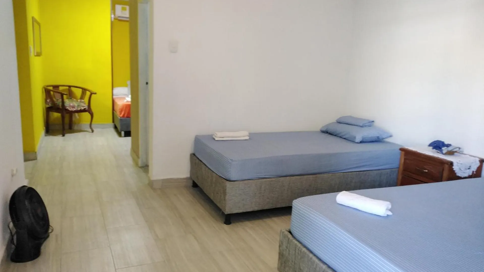 Hotel Hostel'S Hellen House Rodadero Sur Gaira Habitacion Familiar Para 5 Personas En Cama 5 Personas Santa Marta